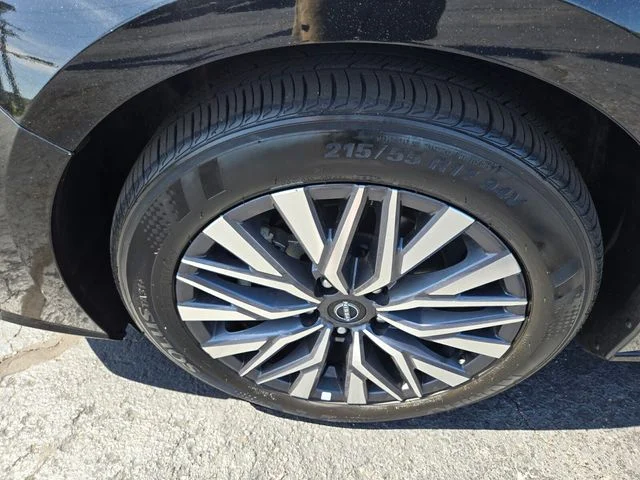 Used 2025 Black Nissan 2.5 SV image 22