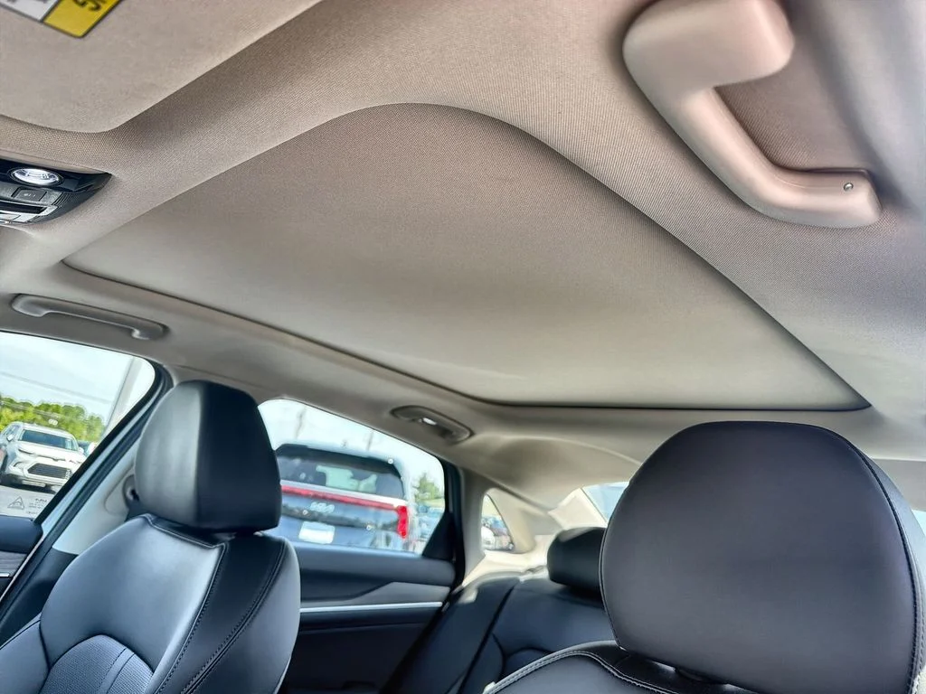 Used 2025 White Kia EX image 24
