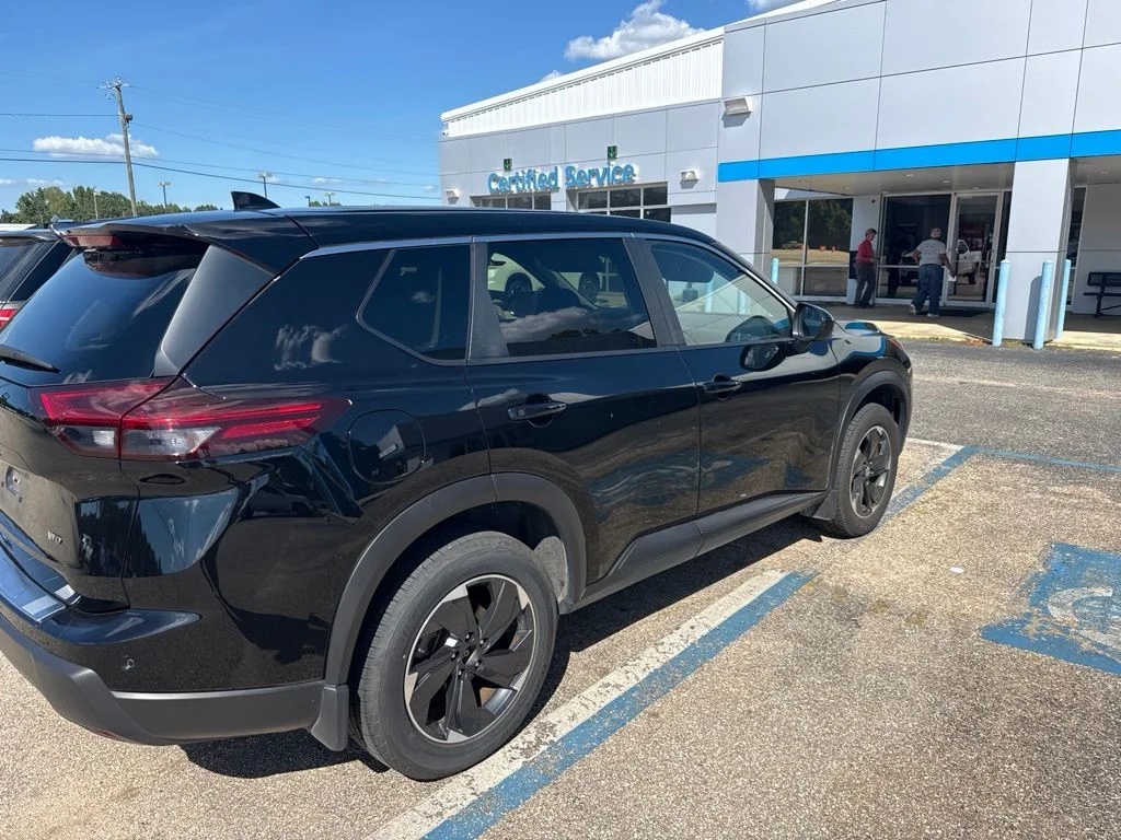 Used 2025 Super Black Nissan SV image 4