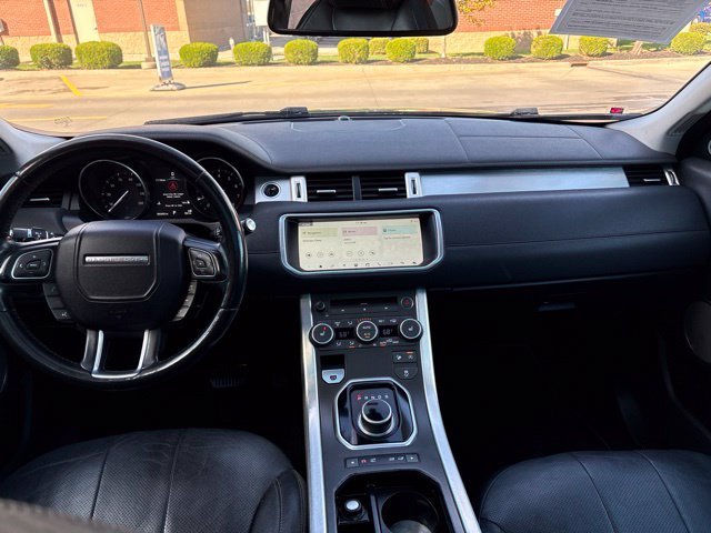 Used 2017  Land Rover SE image 30