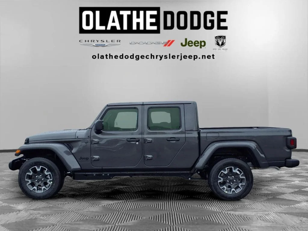 New 2026 Granite Crystal Metallic Clearcoat Jeep Sahara image 21