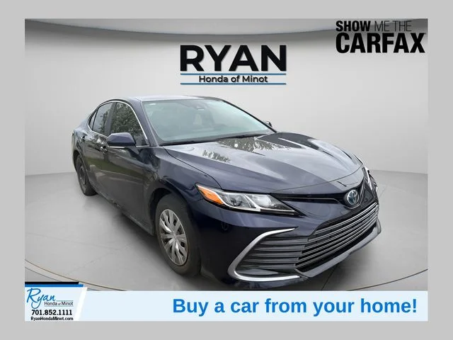 2022 Toyota Camry LE Hybrid's photo
