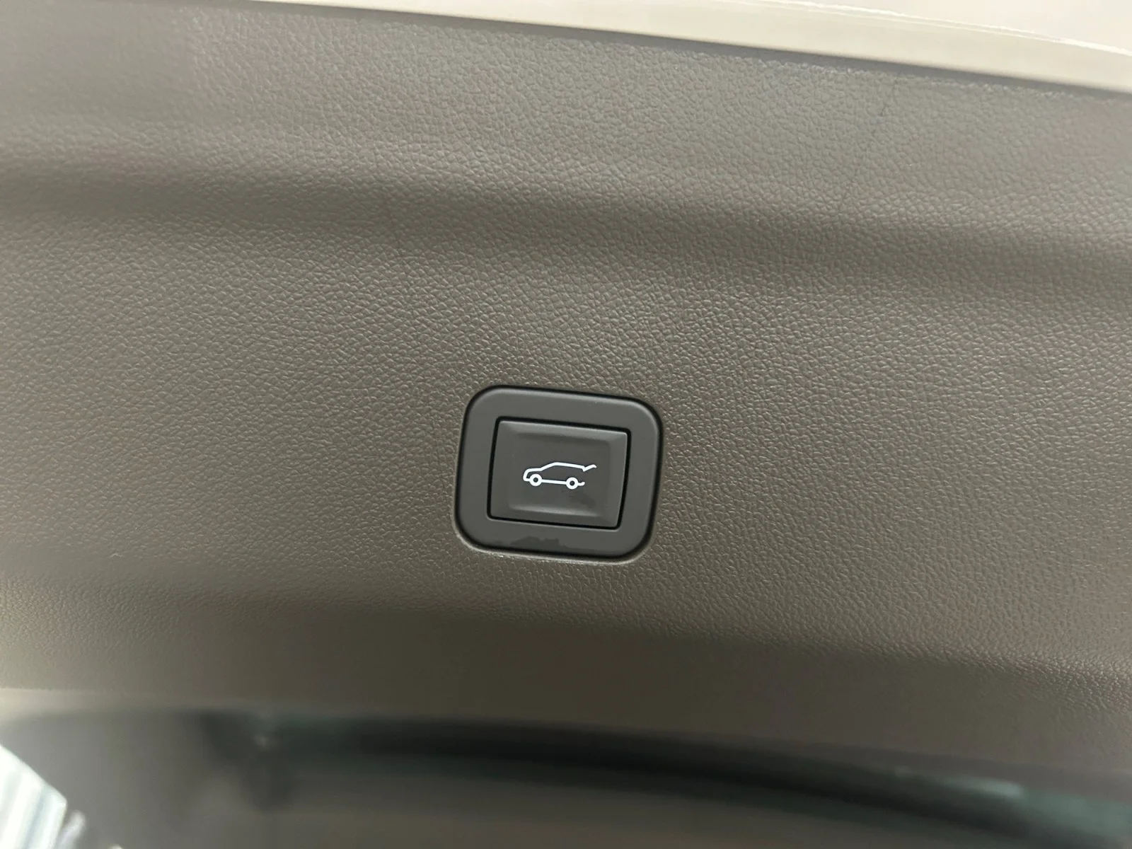 New 2026 Summit White GMC Elevation image 11