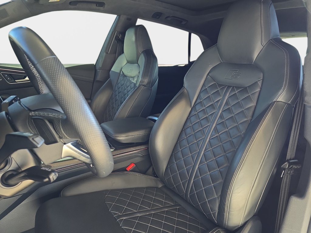 Used 2023  Audi 4.0T Prestige image 18