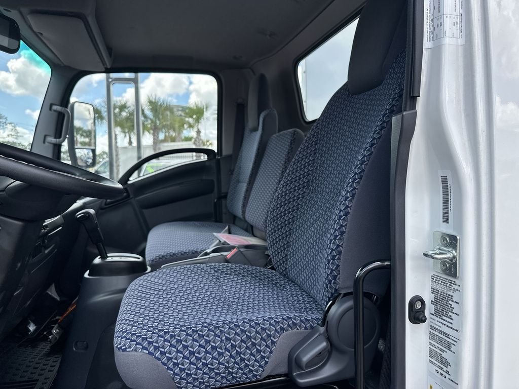 New 2024 Arc White Chevrolet MEDIUM ASH GRAY image 11