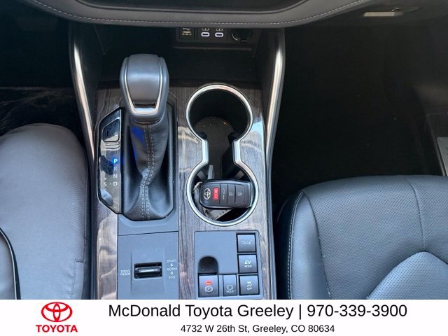 Used 2026  Toyota Limited image 27