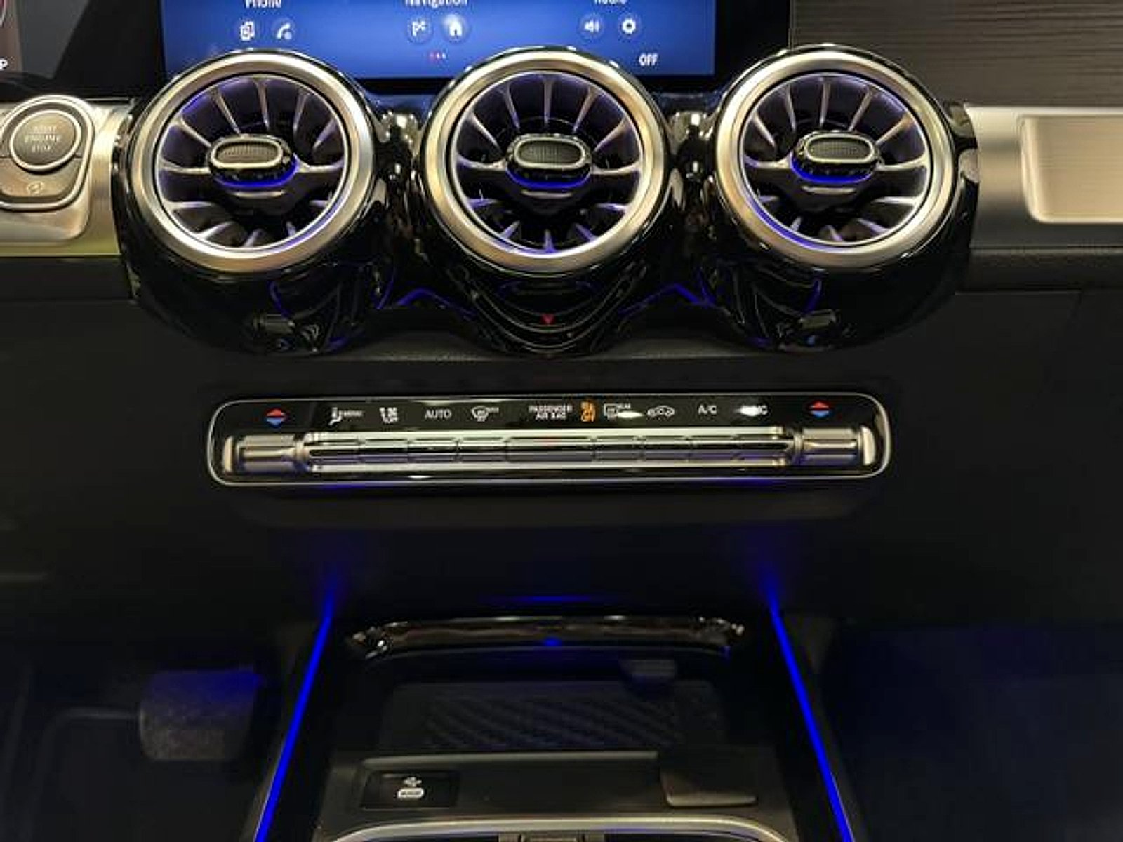 Certified Used 2025 Night Black Mercedes-Benz  image 14