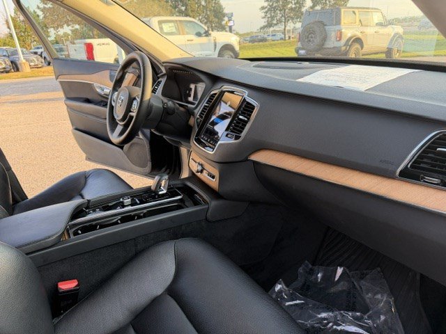 Certified Used 2023 Onyx Black Metallic Volvo Plus Bright Theme image 42