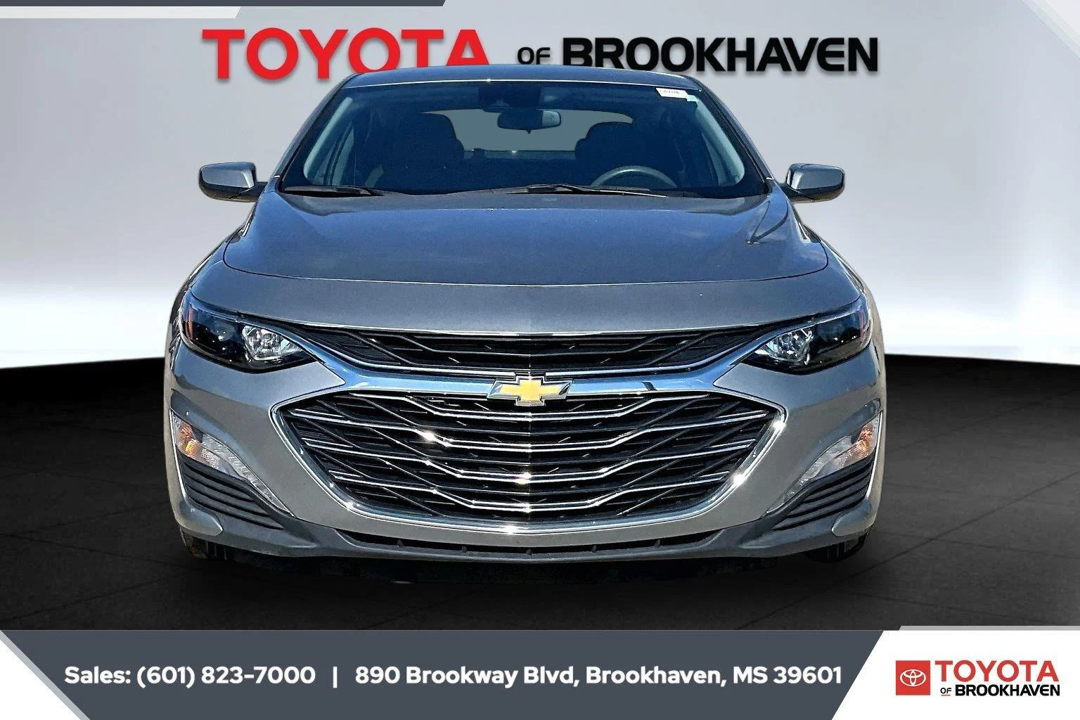 Used 2024 Sterling Gray Metallic Chevrolet LT image 3