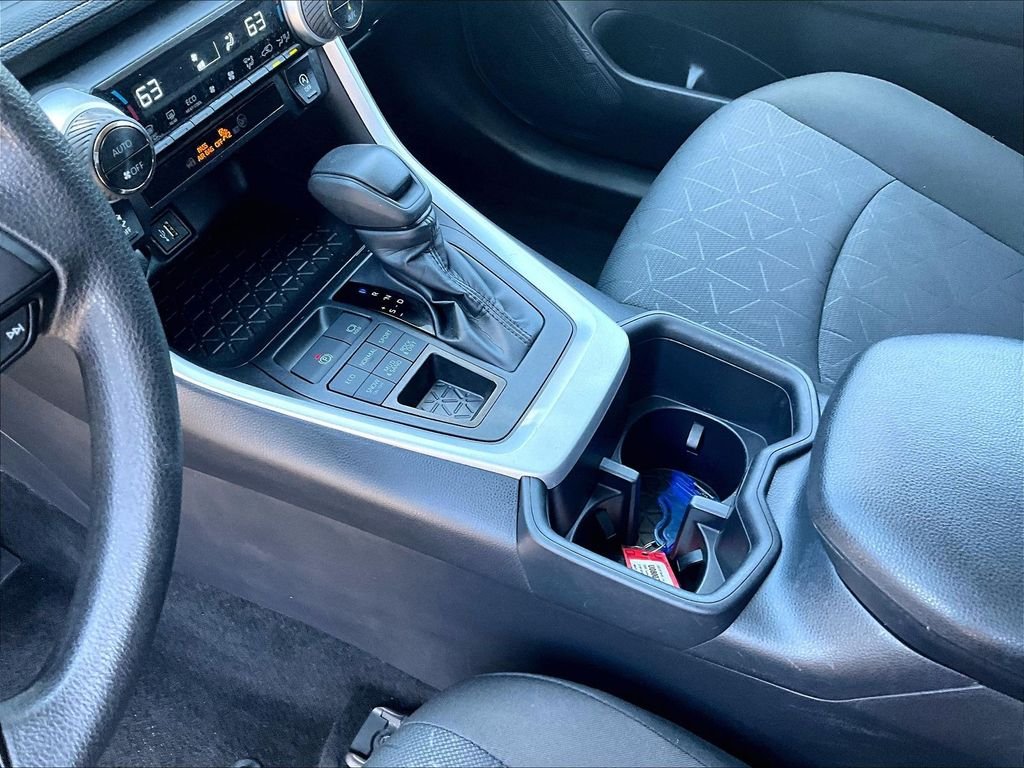 Used 2025 White Toyota XLE image 20