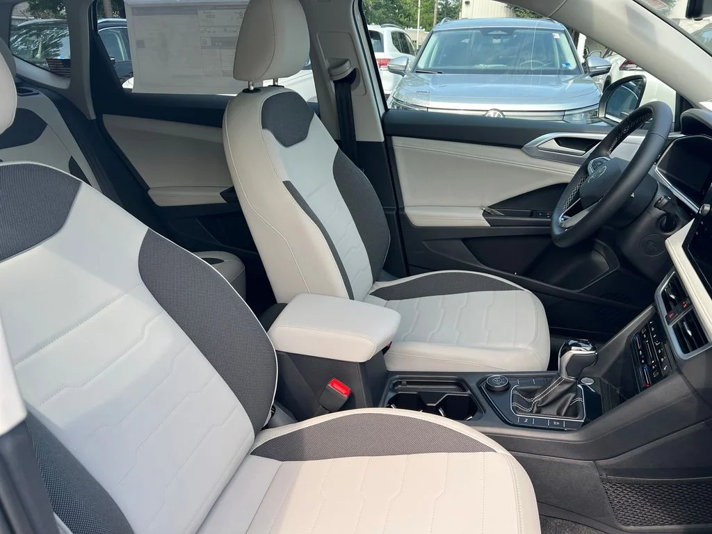 New 2026 White Volkswagen 1.5T SE image 16