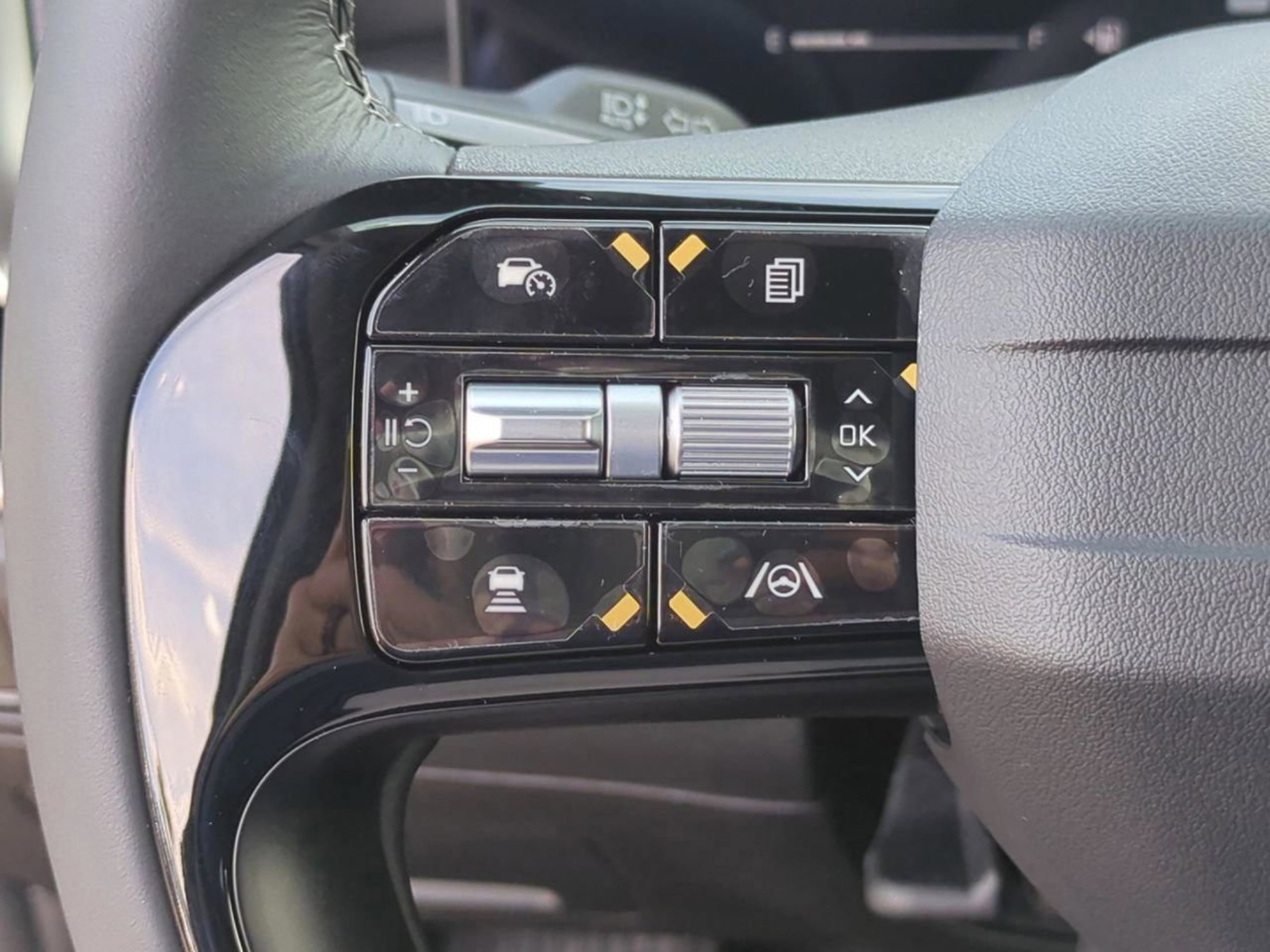 Certified Used 2026 Ebony Black Kia LX image 25