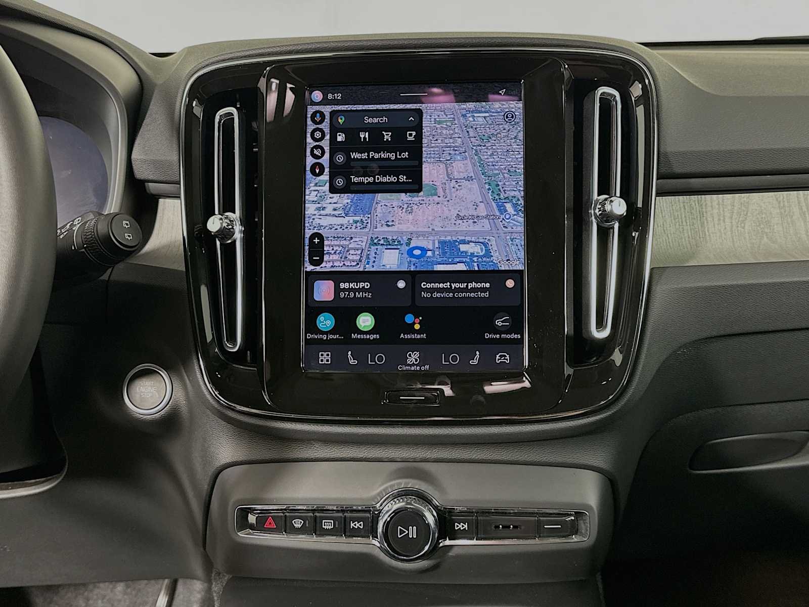 2025 Volvo XC40 Plus - Photo 13