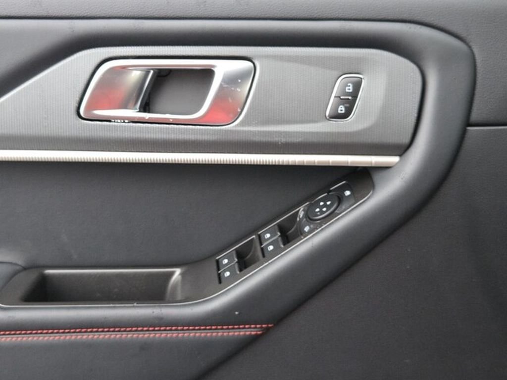 New 2027 Avalanche Gray Ford ST-Line image 31