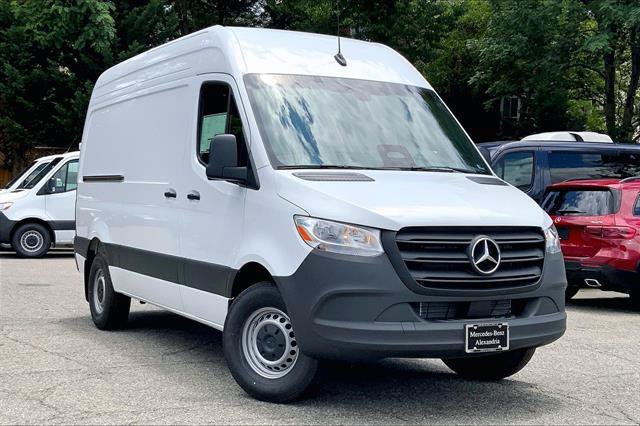 New 2026 Arctic White Mercedes-Benz Cargo 144 WB image 37