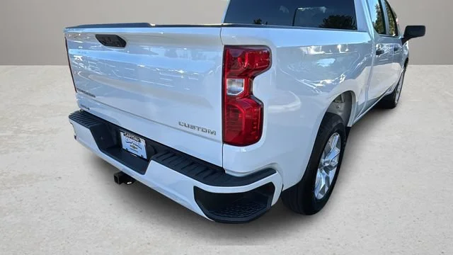 Used 2022 Summit White Chevrolet Custom image 11