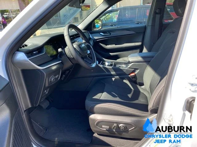 New 2026 Bright White Clearcoat Jeep Laredo X image 34