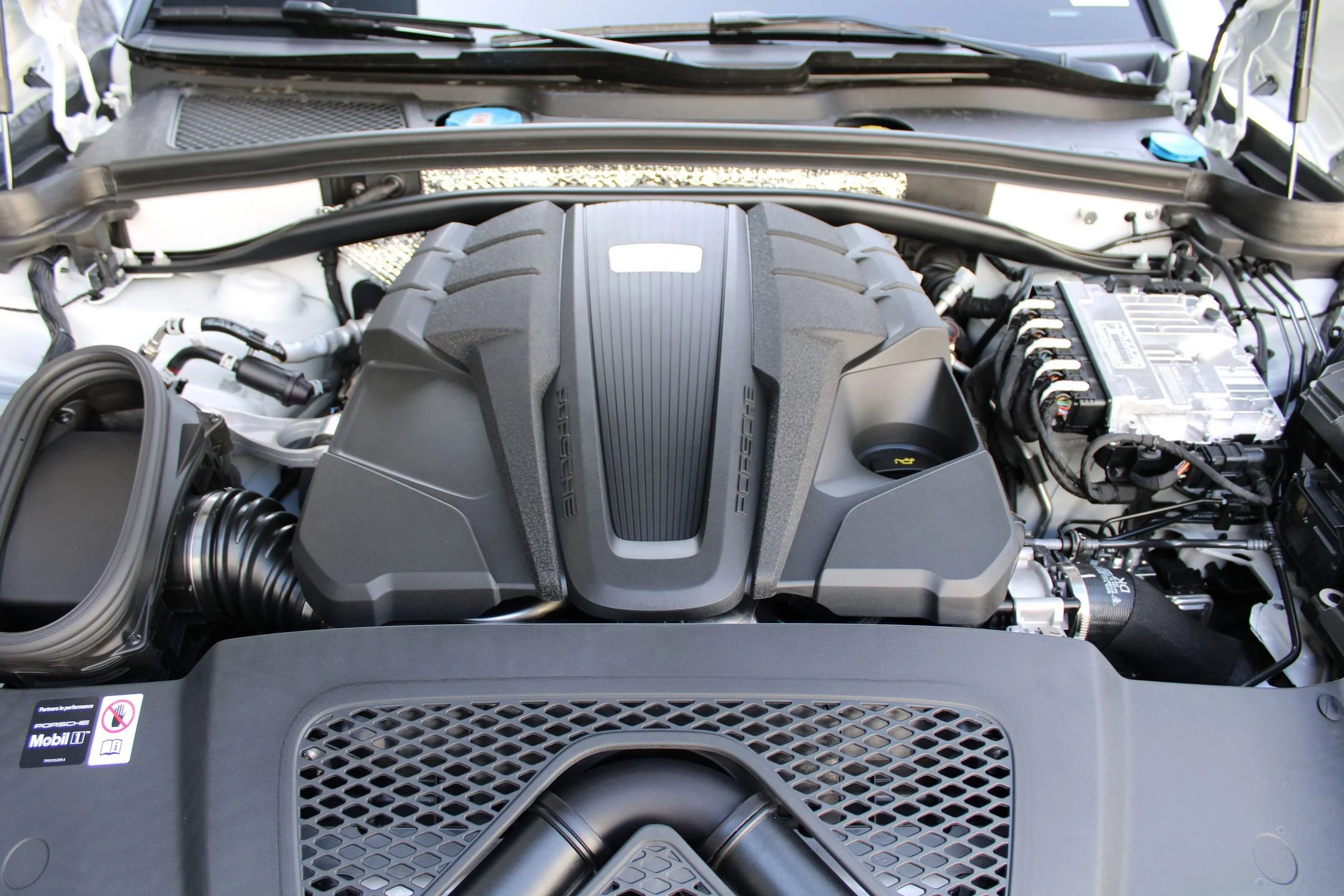 2026 Porsche Macan GTS - Photo 27
