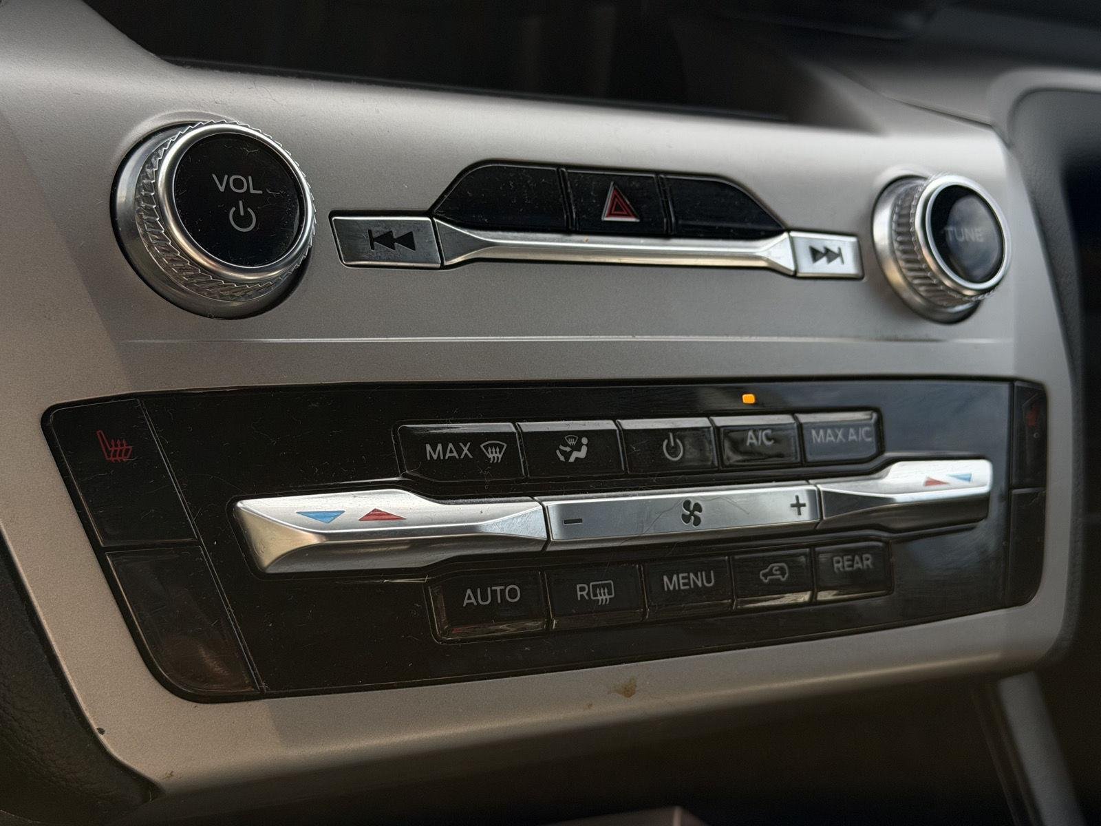 Used 2024 Iconic Silver Ford XLT image 9