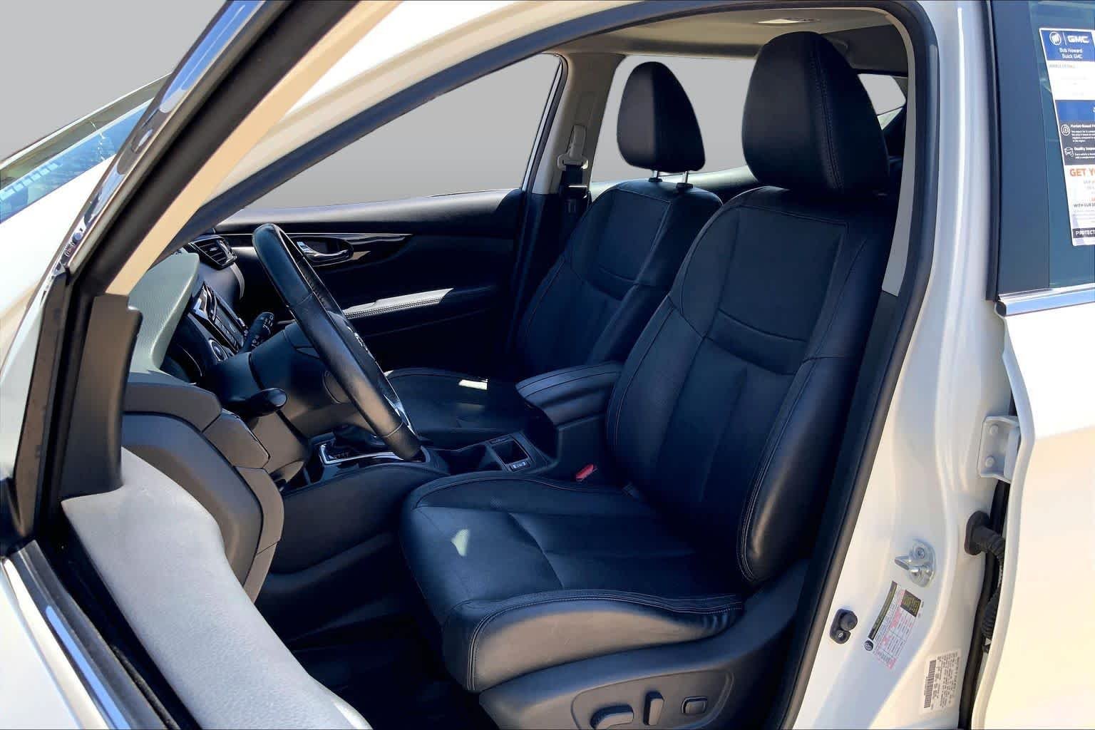 Pre-Owned 2017 Nissan Rogue Sport SL