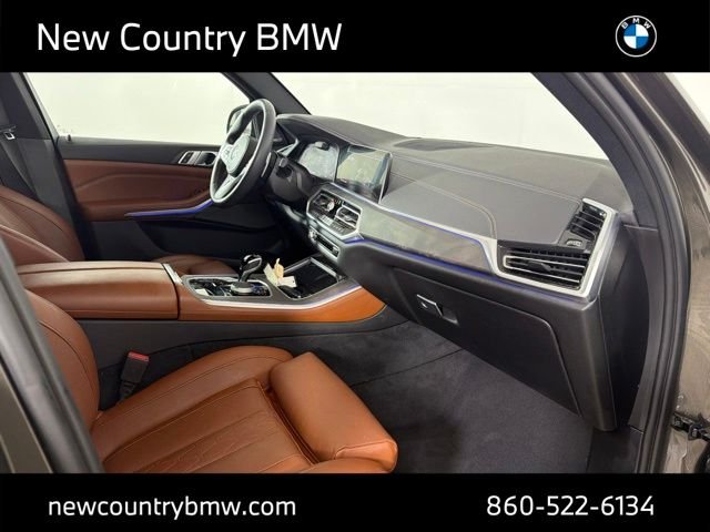 Used 2023 Green BMW xDrive40i image 17