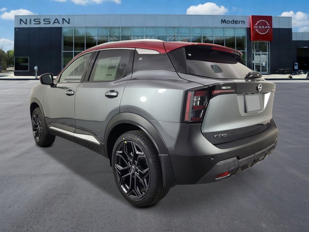 New 2026 Gun Metallic / Scarlet Ember Tintcoat Two-tone Nissan SR image 3