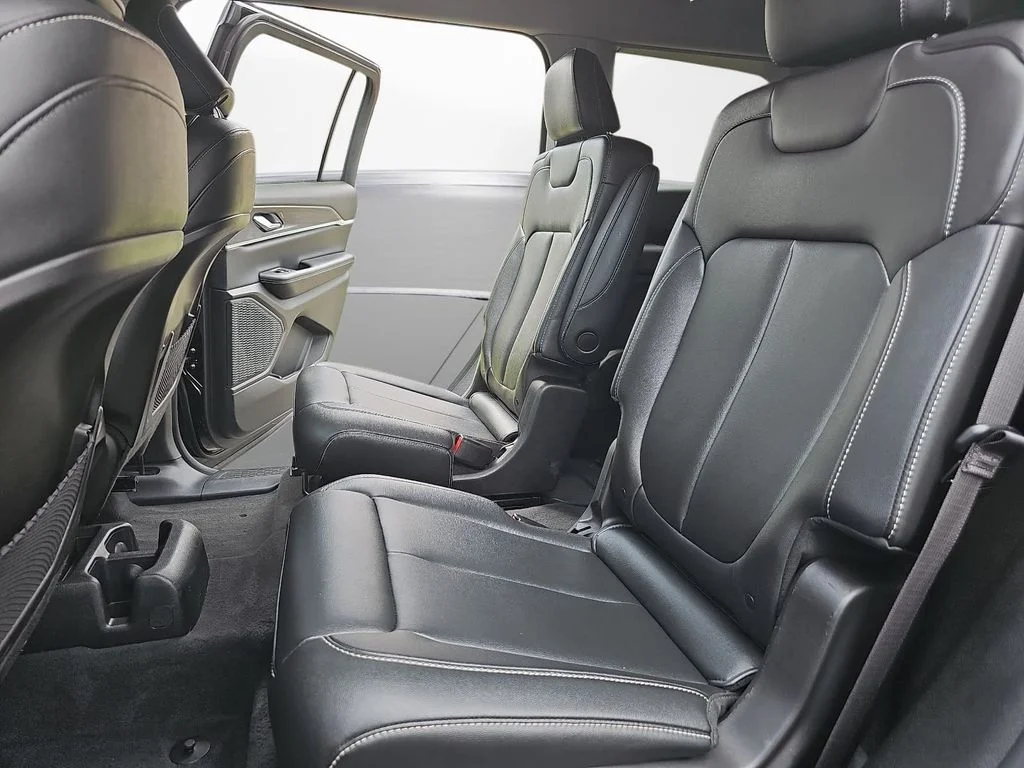 Used 2023 Black Jeep Limited image 15