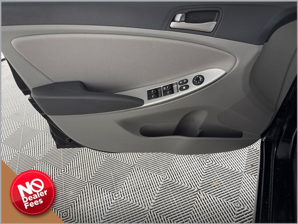 2016 Hyundai Accent SE - Photo 7
