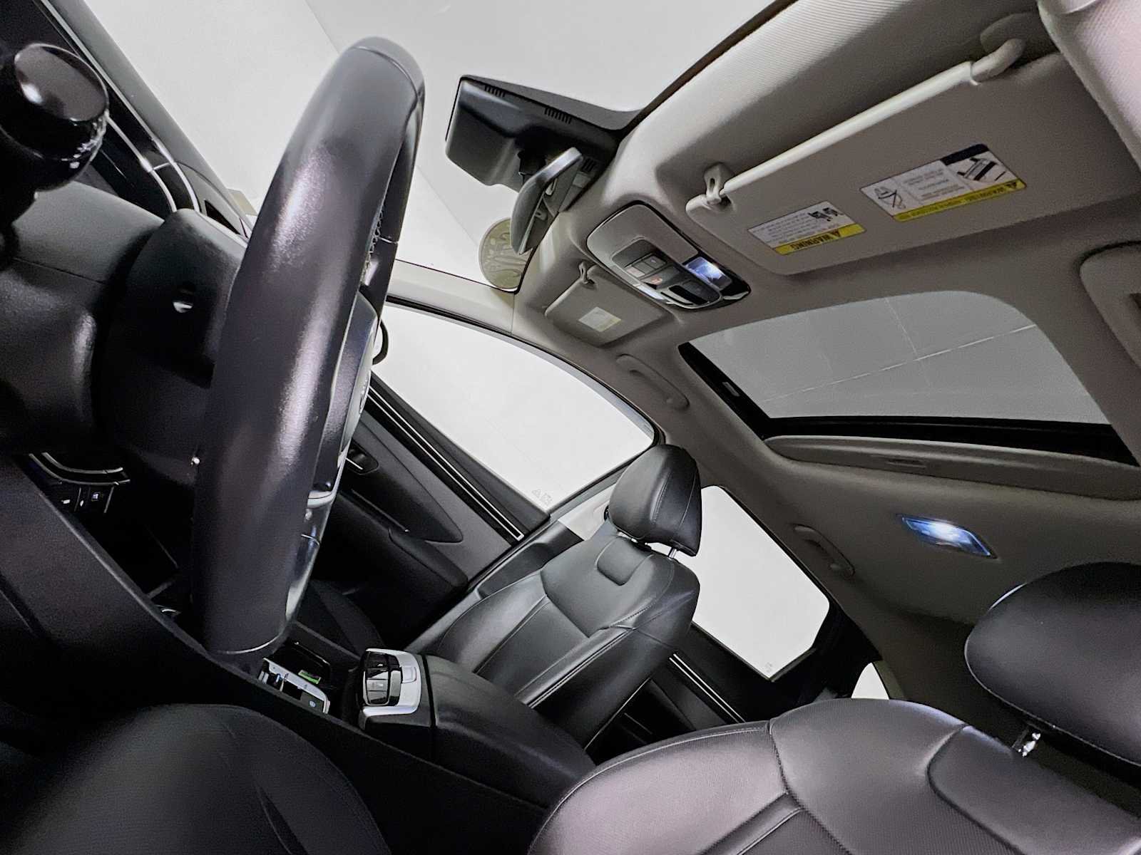 Used 2023 Amazon Gray Hyundai SEL image 23