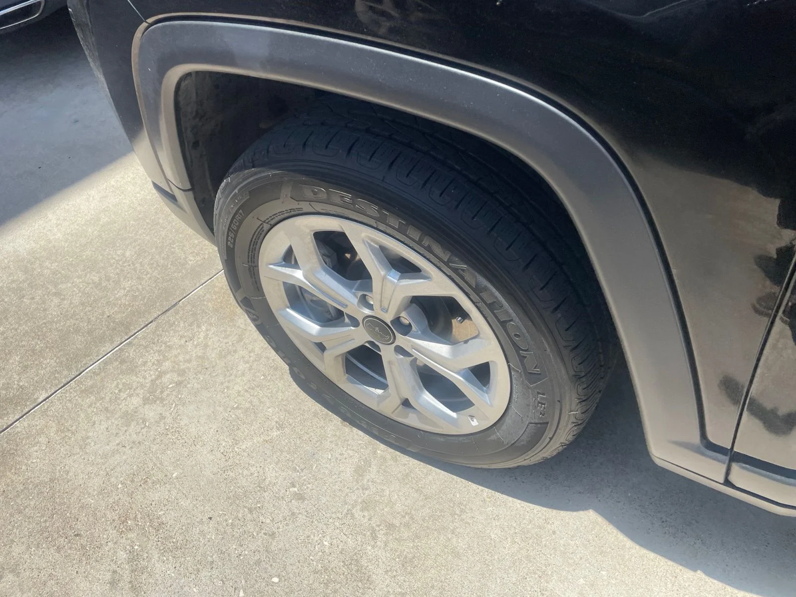 Used 2025 Black Jeep Latitude image 23