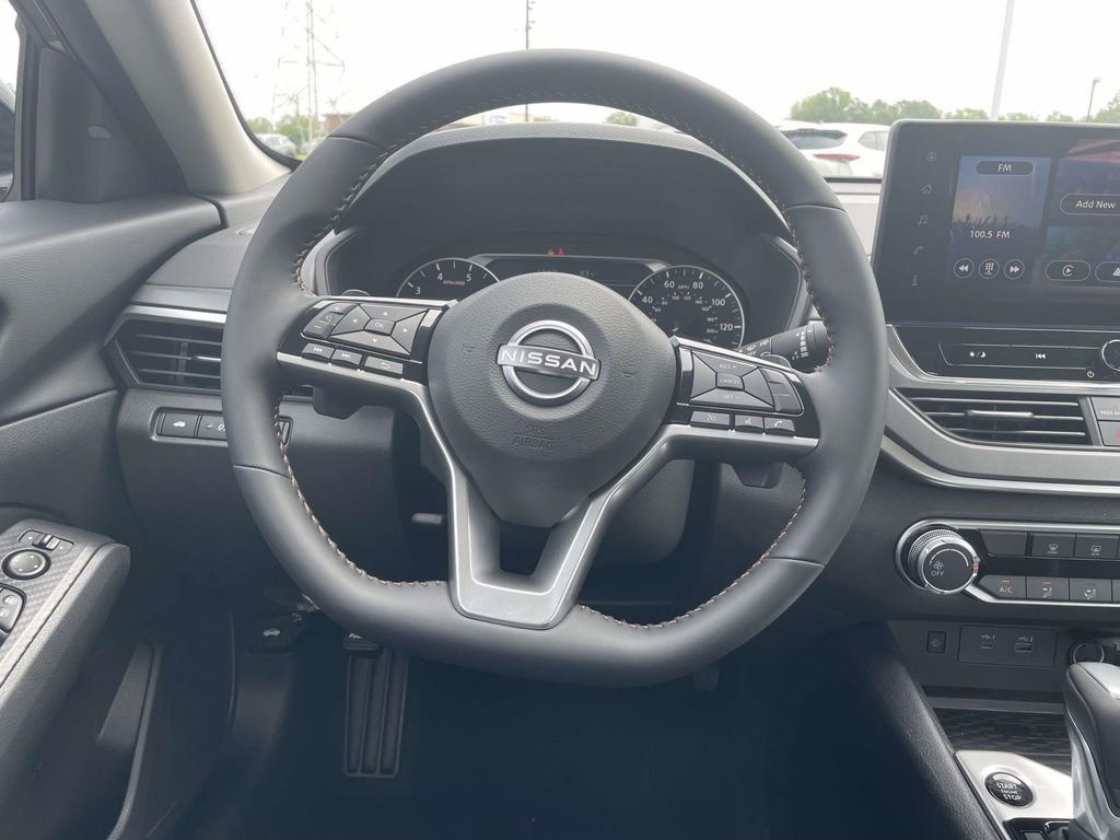 New 2026 Gun Metallic / Super Black Two-tone Nissan SR image 12