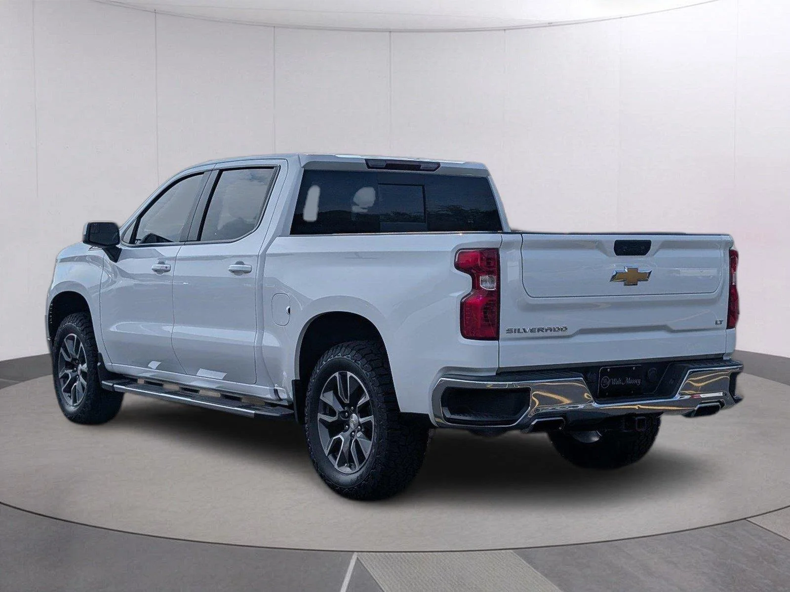 Used 2023 SUMMIT WHITE Chevrolet LT image 3