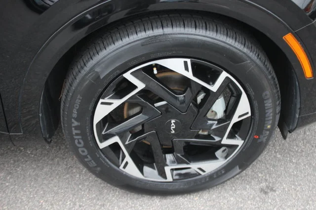 Used 2023 Black Kia SX-Prestige image 38