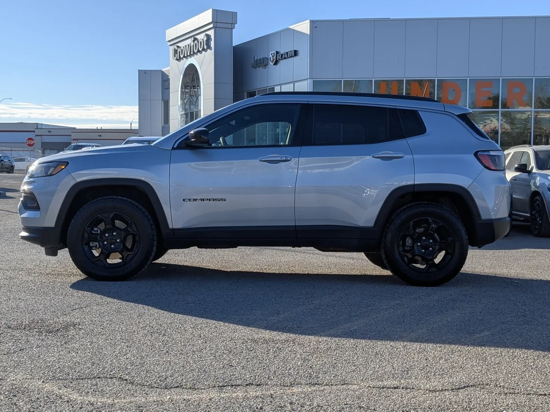 Certified Used 2025 Silver Jeep North - - 4x4 - Remote Start - Active Lane - Back Up Cam & More! image 5