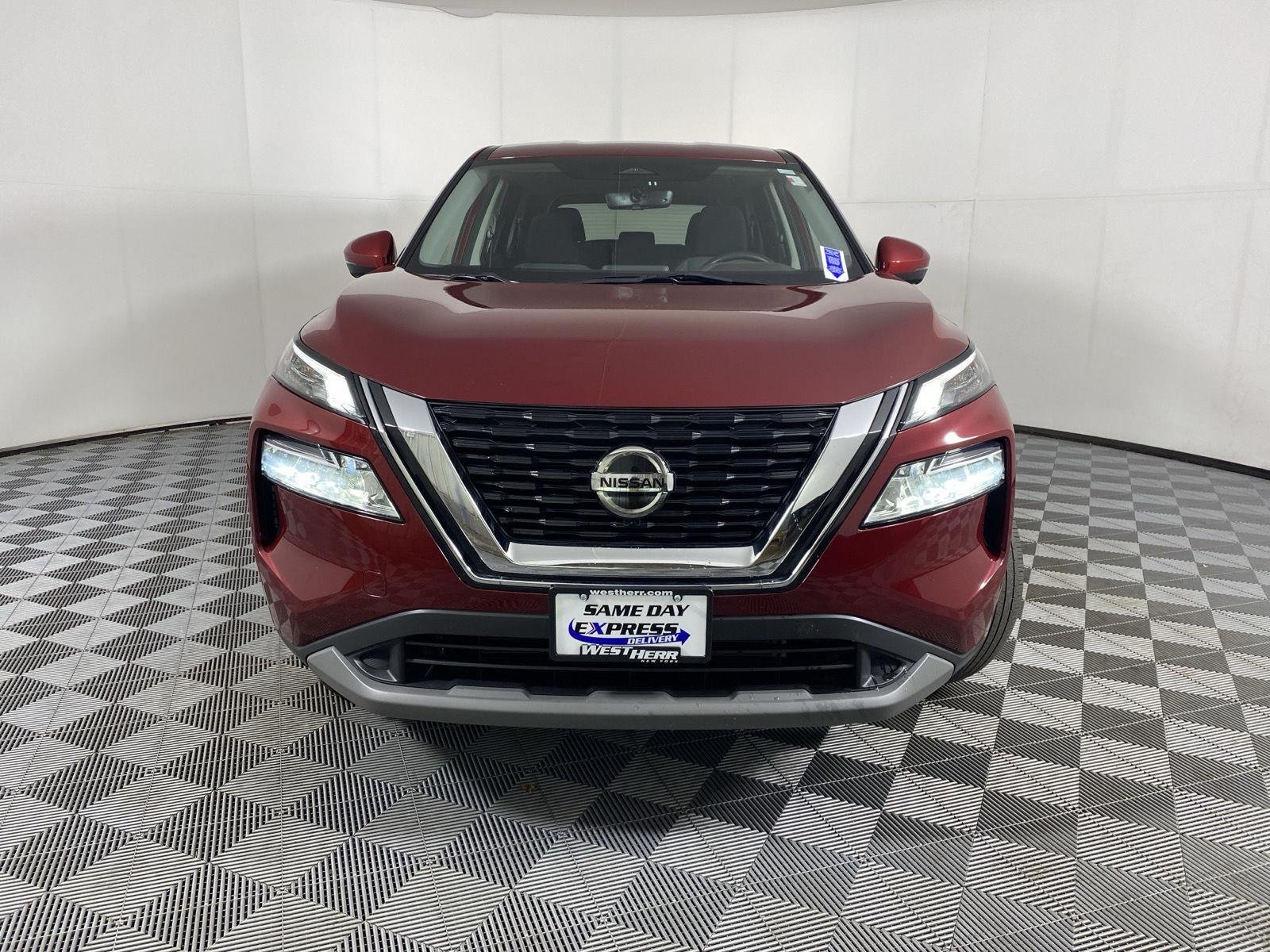Used 2021 Scarlet Ember Tintcoat Nissan SV image 2