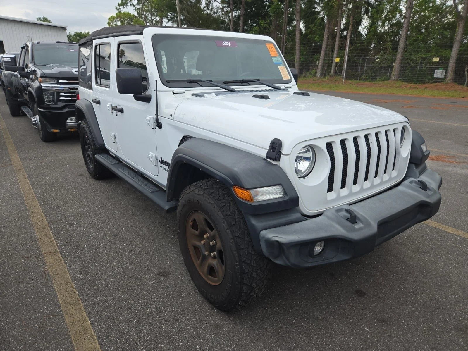 Used 2022 Bright White Clearcoat Jeep Unlimited Sport image 3