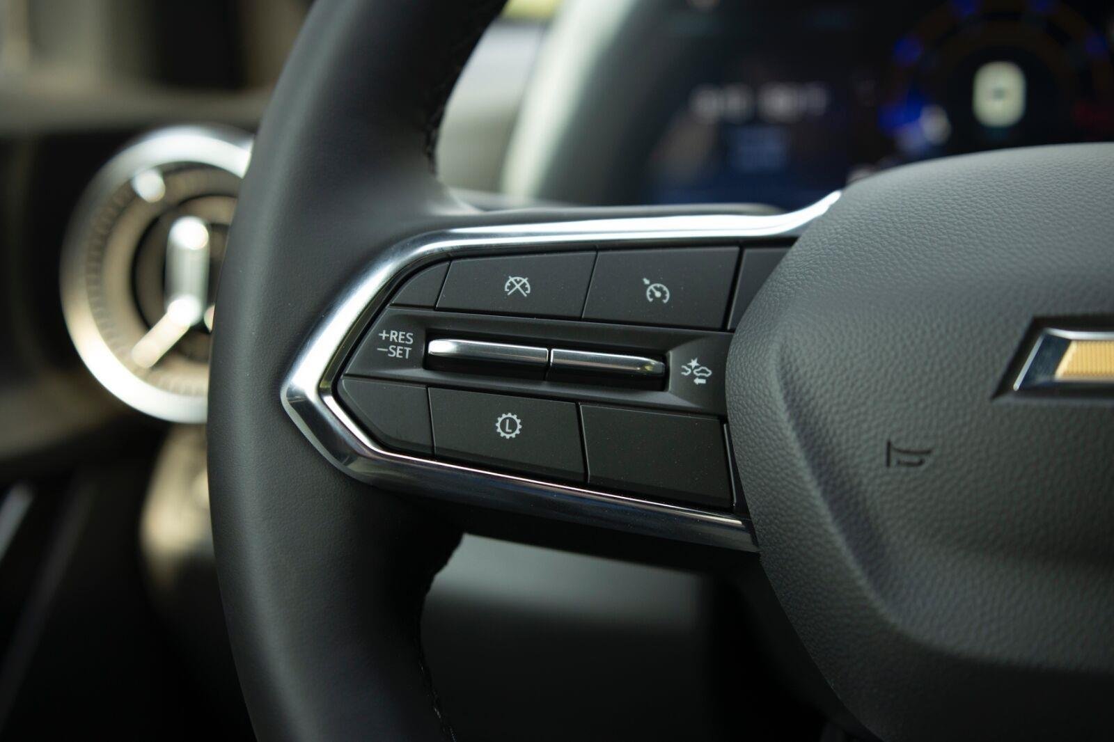 2027 Chevrolet Equinox LT - Photo 14