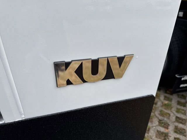 New 2025 Summit White Chevrolet 1WT image 10