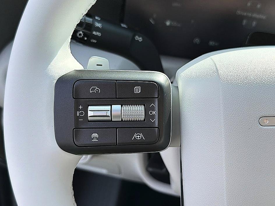 New 2026 Creamy White Pearl Hyundai SEL AWD image 30