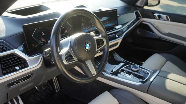 Used 2024 Gray BMW xDrive40i image 20