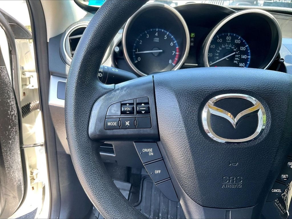 Used 2013 White Mazda i Sport image 22
