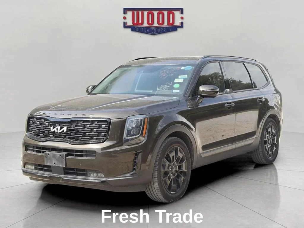 Used 2022 Dark Moss Kia SX image 3