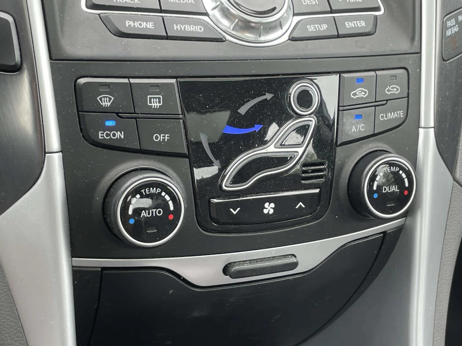 Used 2011 Porcelain White Pearl Hyundai Hybrid image 26