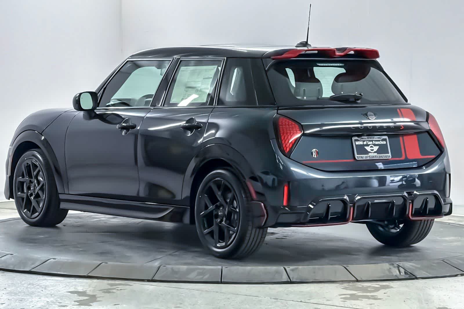 New 2026 Legend Gray Metallic MINI Iconic image 6
