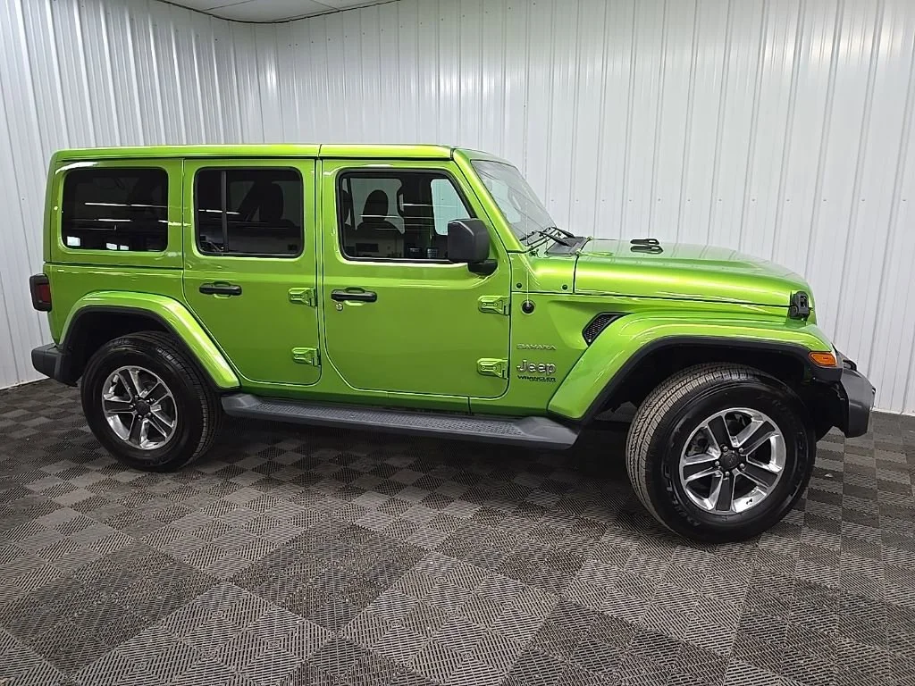 Used 2020 Gr Jeep Sahara image 1