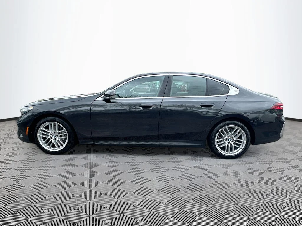 Used 2025 Gray BMW 530i xDrive image 9
