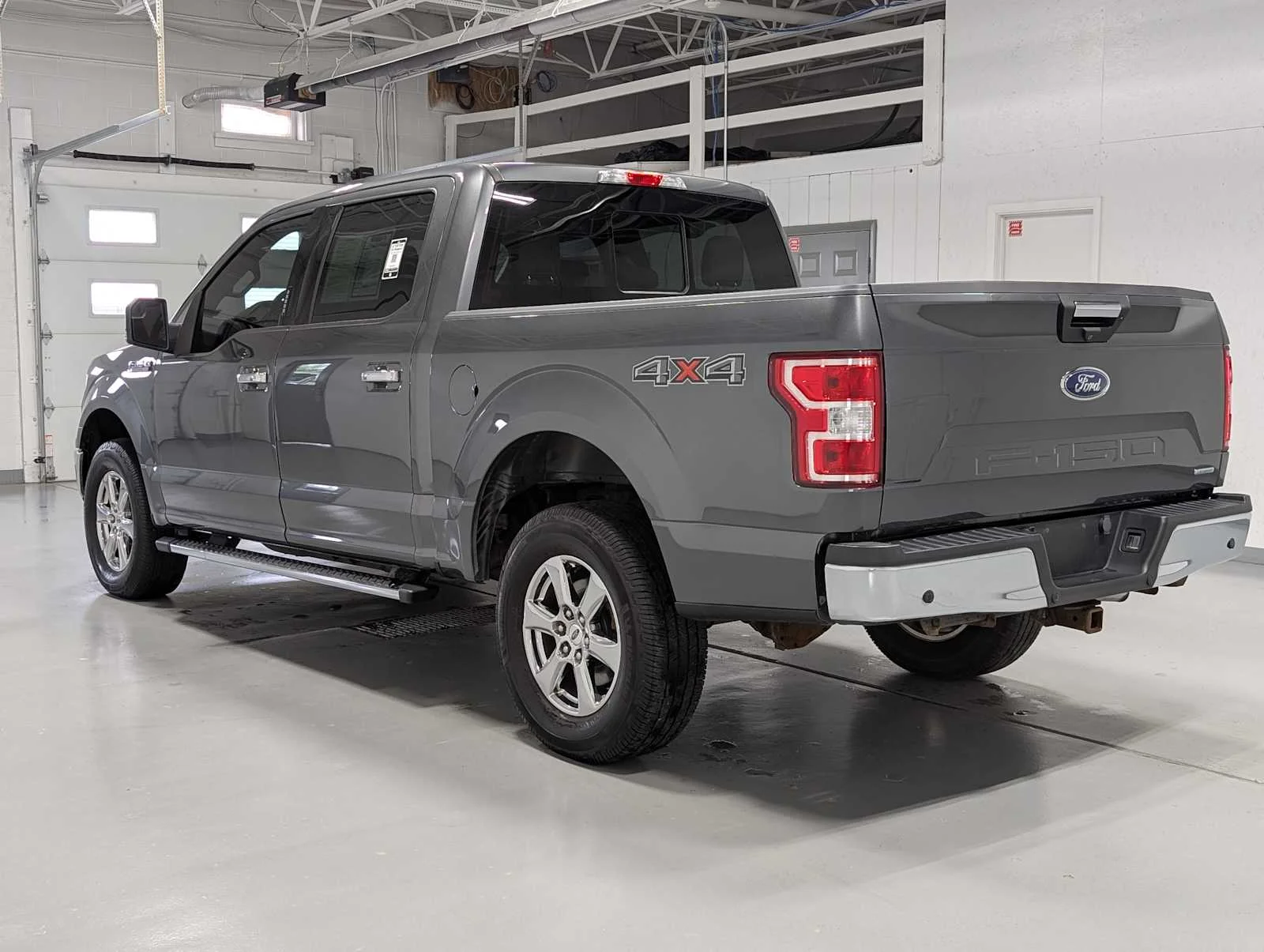 Used 2019 Magnetic Ford XLT image 11