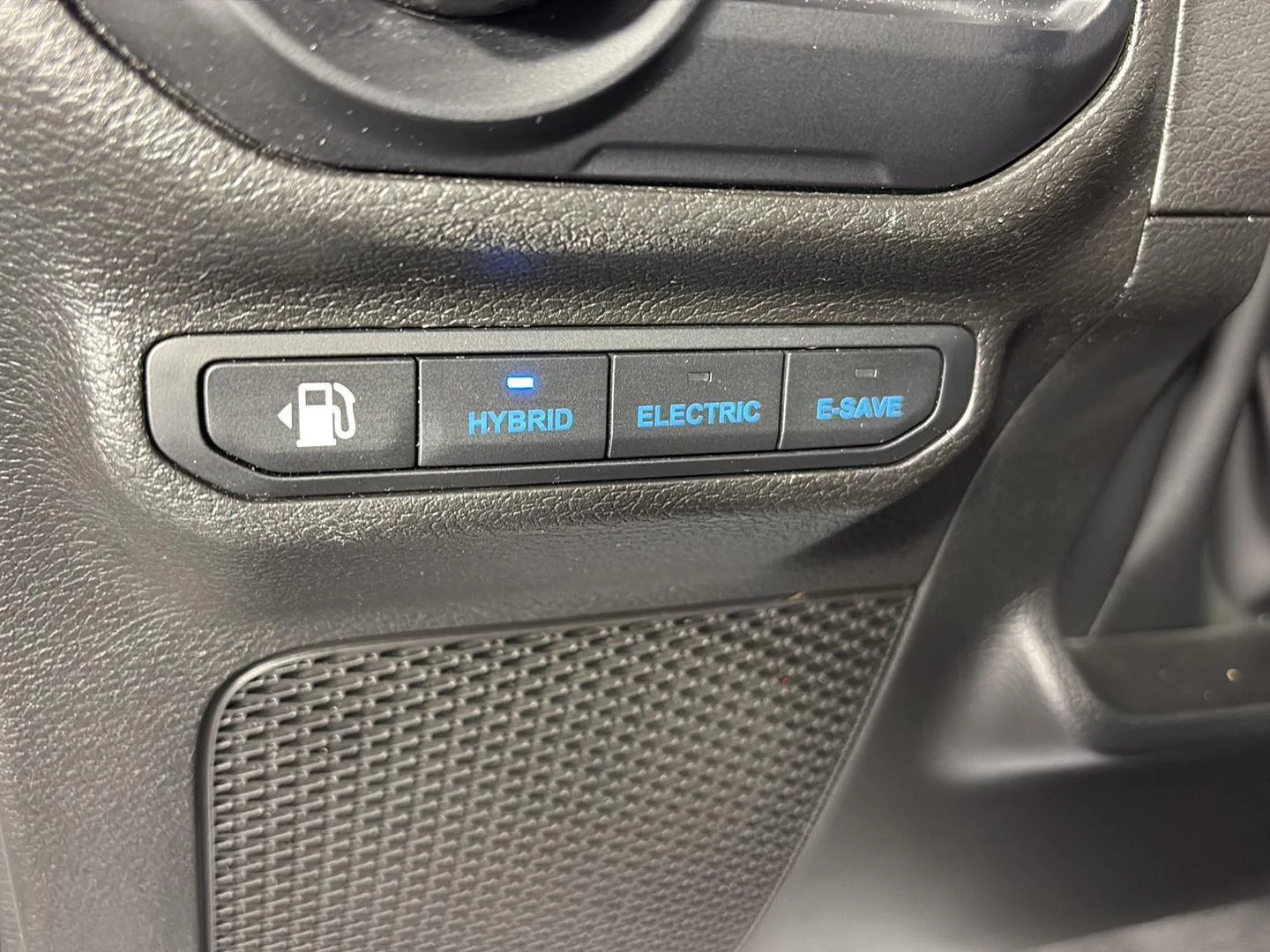 Used 2023 Silver Zynith Clearcoat Jeep Rubicon image 29
