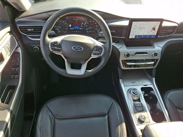 Used 2023 White Ford XLT image 12