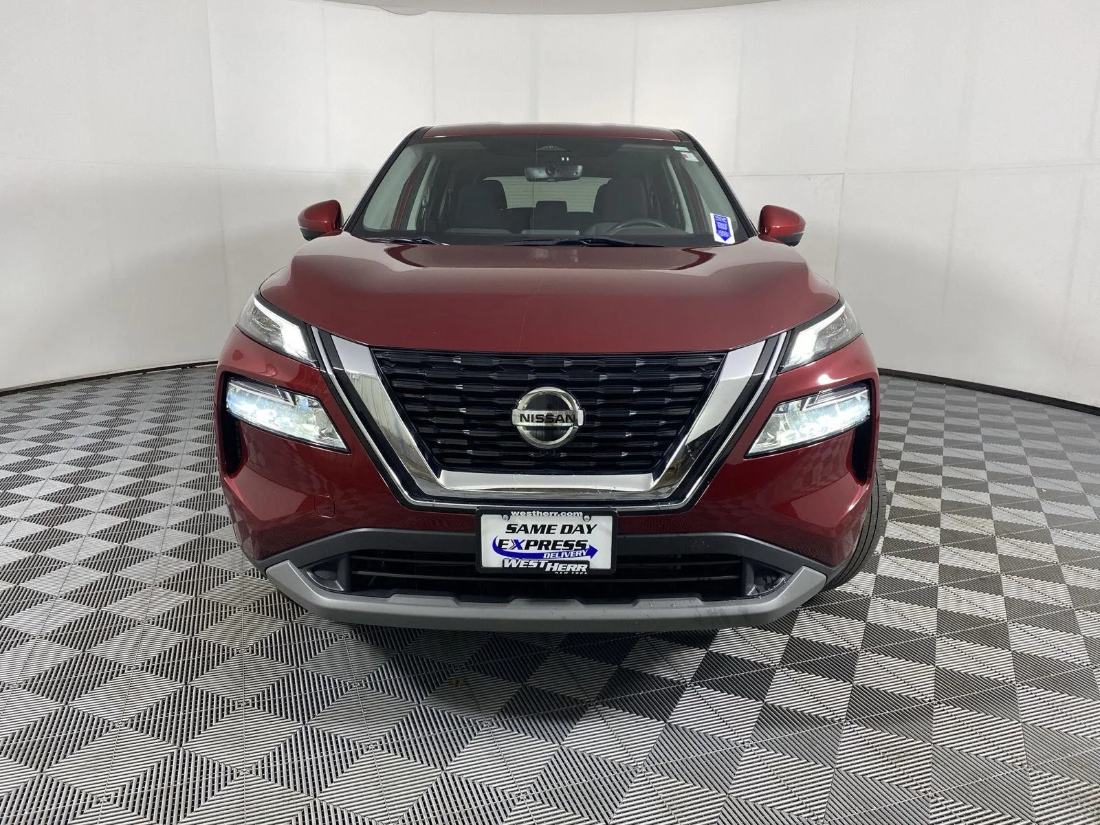 Used 2021 Scarlet Ember Tintcoat Nissan SV image 2